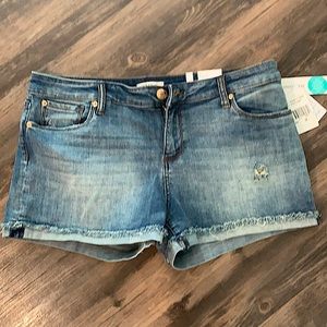 NWT STS Molly Tacked Cuff Short